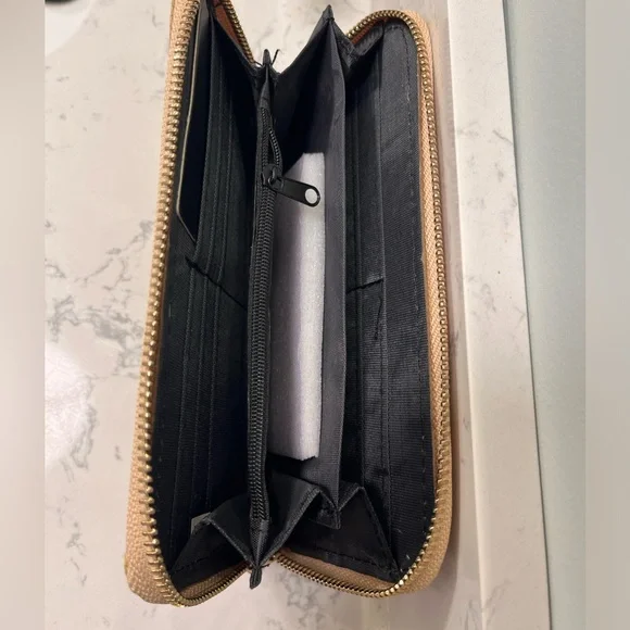 raffia zipper clutch wallet - holds 12 cards plus cash - Picture 9 of 12